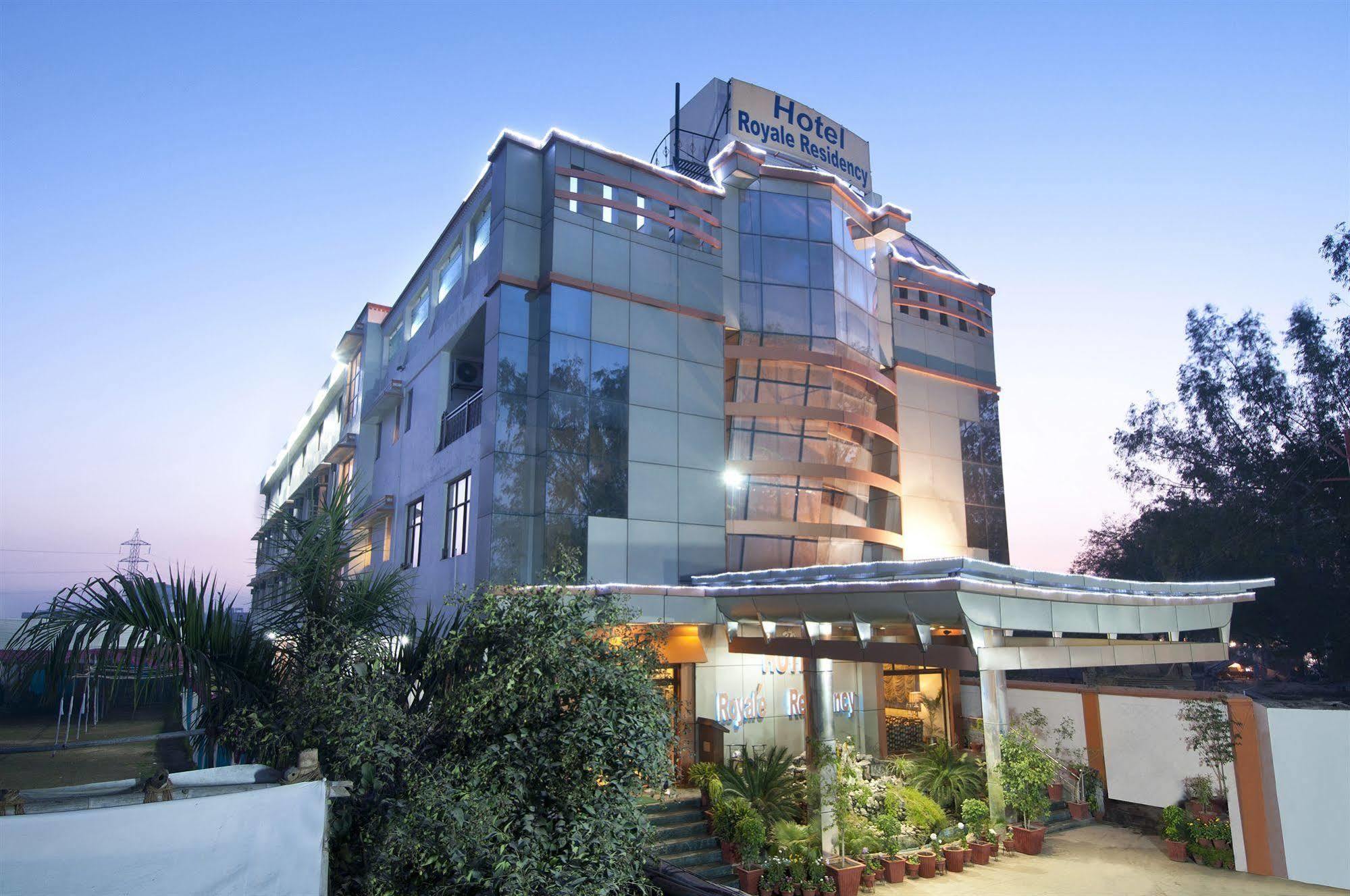 Royale Sarovar Portico Agra Agra (Uttar Pradesh) Exterior foto